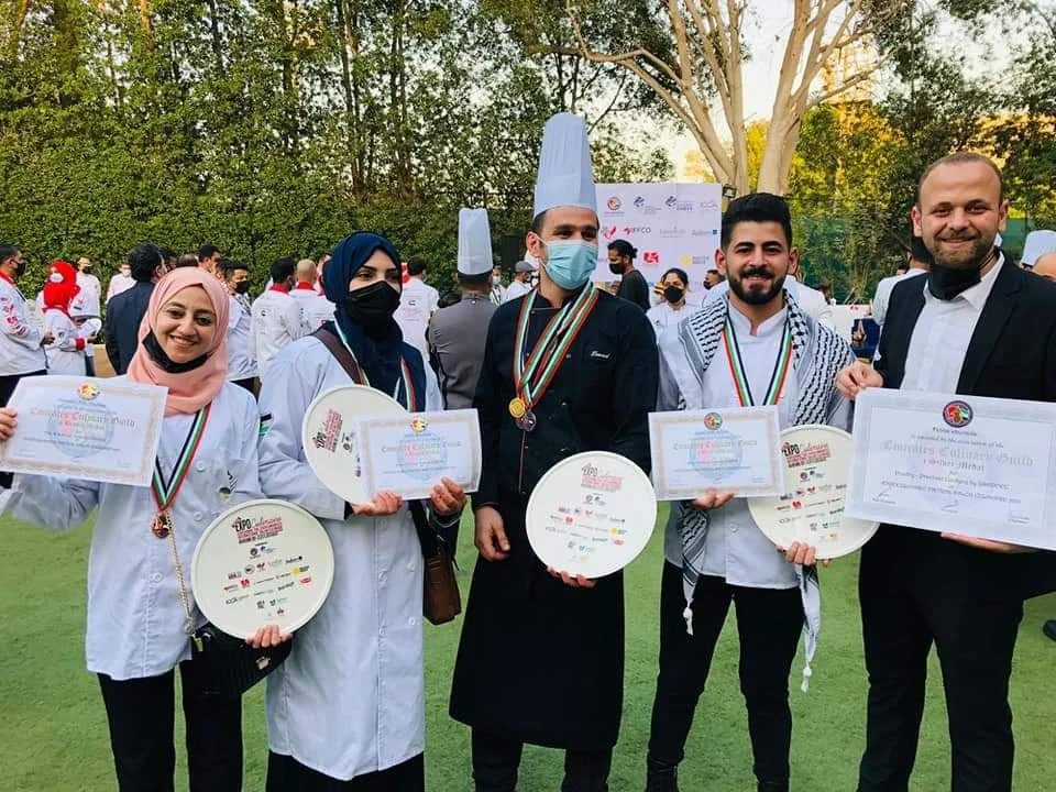 تعلم فنون الطهي وسيلة للتغلب على شبح البطالة في غزة