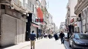 تونس.. العاصمة بمحلات تجارية مغلقة ودون خبز ونقل