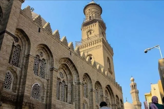 الأزهر يطالب المجتمع الدولي بموقف تجاه الرسوم المسيئة للرسول