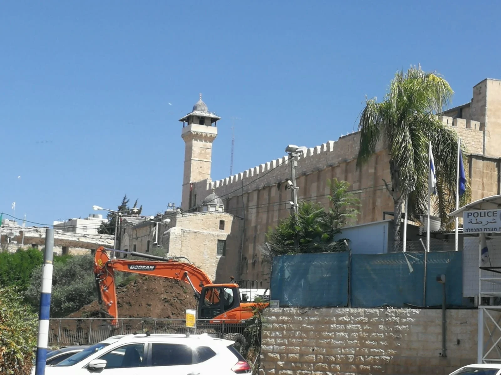 تحذير من خطورة حفريات صهيونية في المسجد الإبراهيمي بالخليل