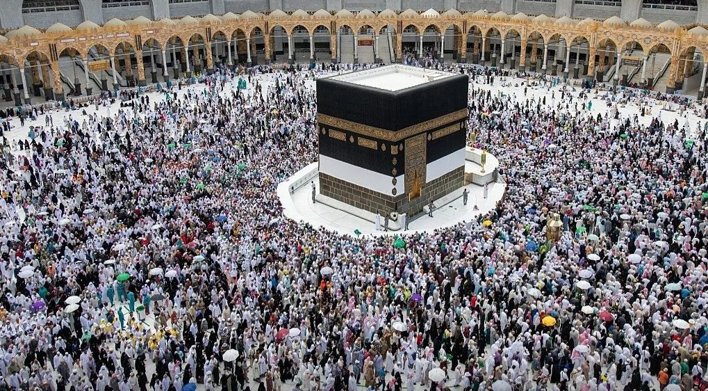 ضيوف الرحمن ينهون مناسك الحج في ثالث أيام التشريق