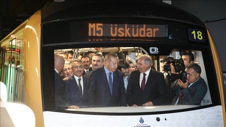 الرئيس أردوغان أثناء افتتاحه مترو الأنفاق