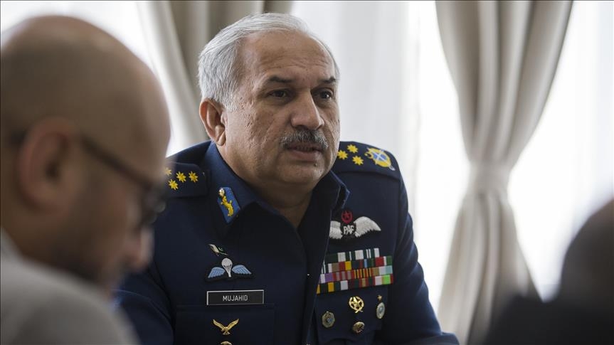قائد القوات الجوية الباكستانية الفريق أول مجاهد أنور خان